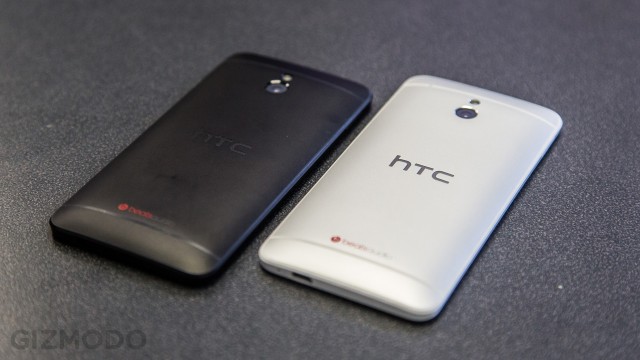 Duas cores do HTC One mini.