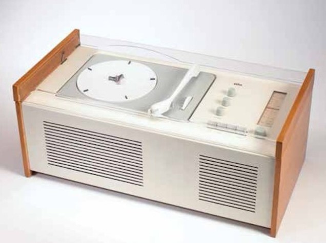 O rádio SK4 Braun de Dieter Rams, chamado de Caixão da Branca de Neve, é a perfeição modernista aos olhos de Bayley. (Imagem cortesia de Wright).