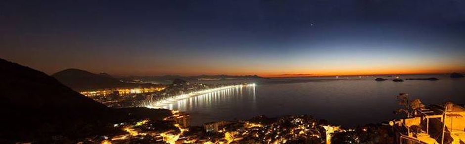 Nada mal uma festa com essa vista do Rio de Janeiro, né? 