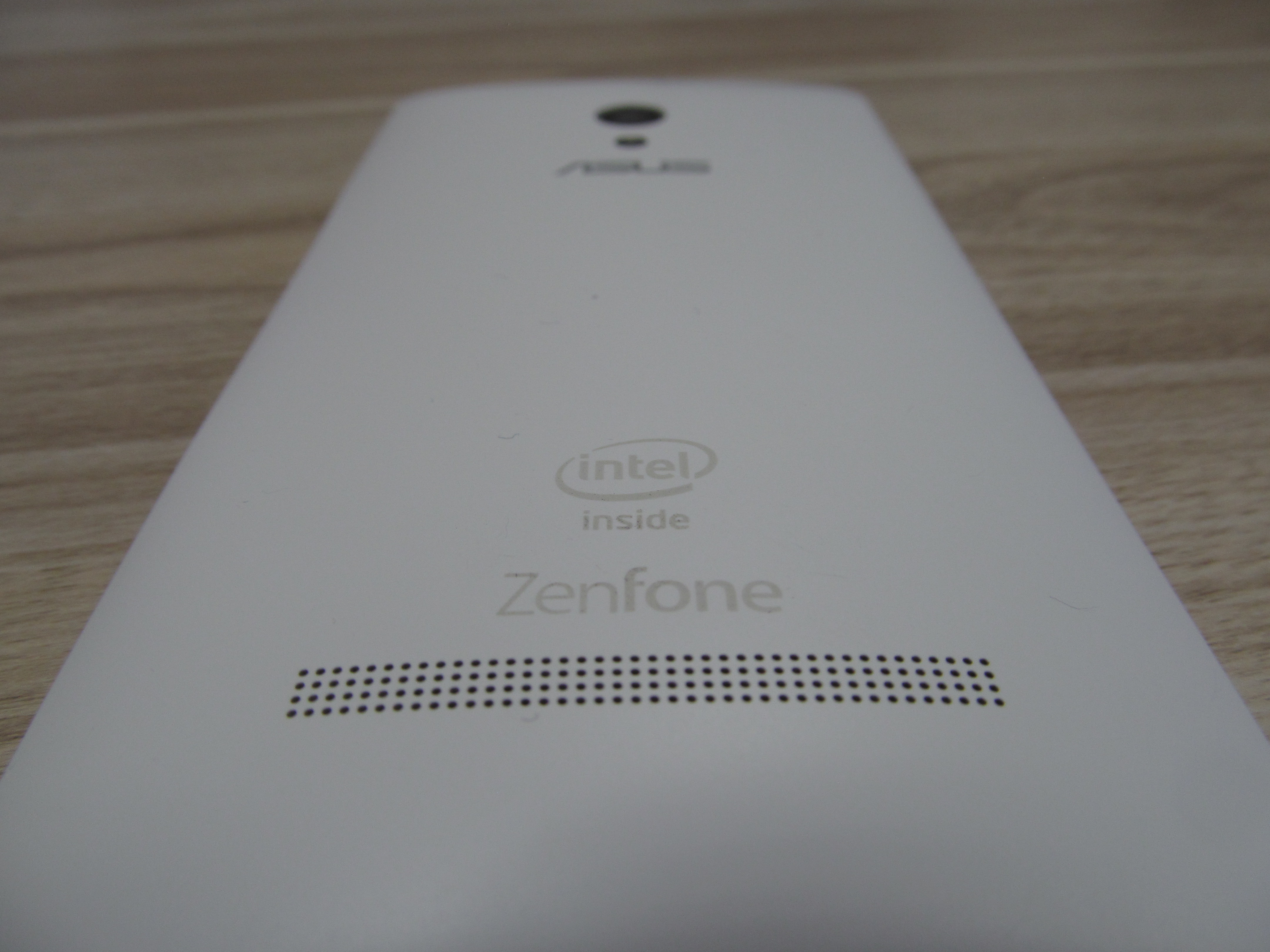 O Zenfone 5 tem processador Intel Atom
