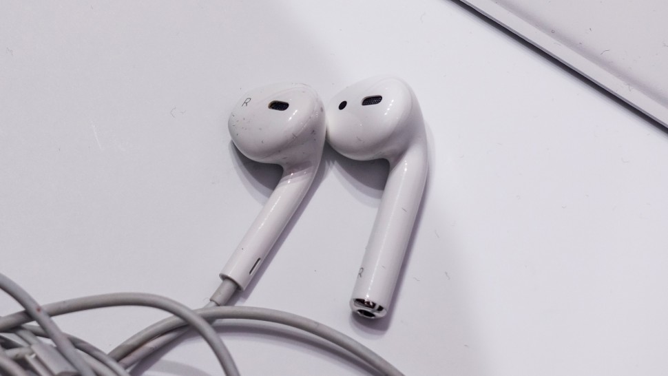 Apple AirPods hands-on (4)