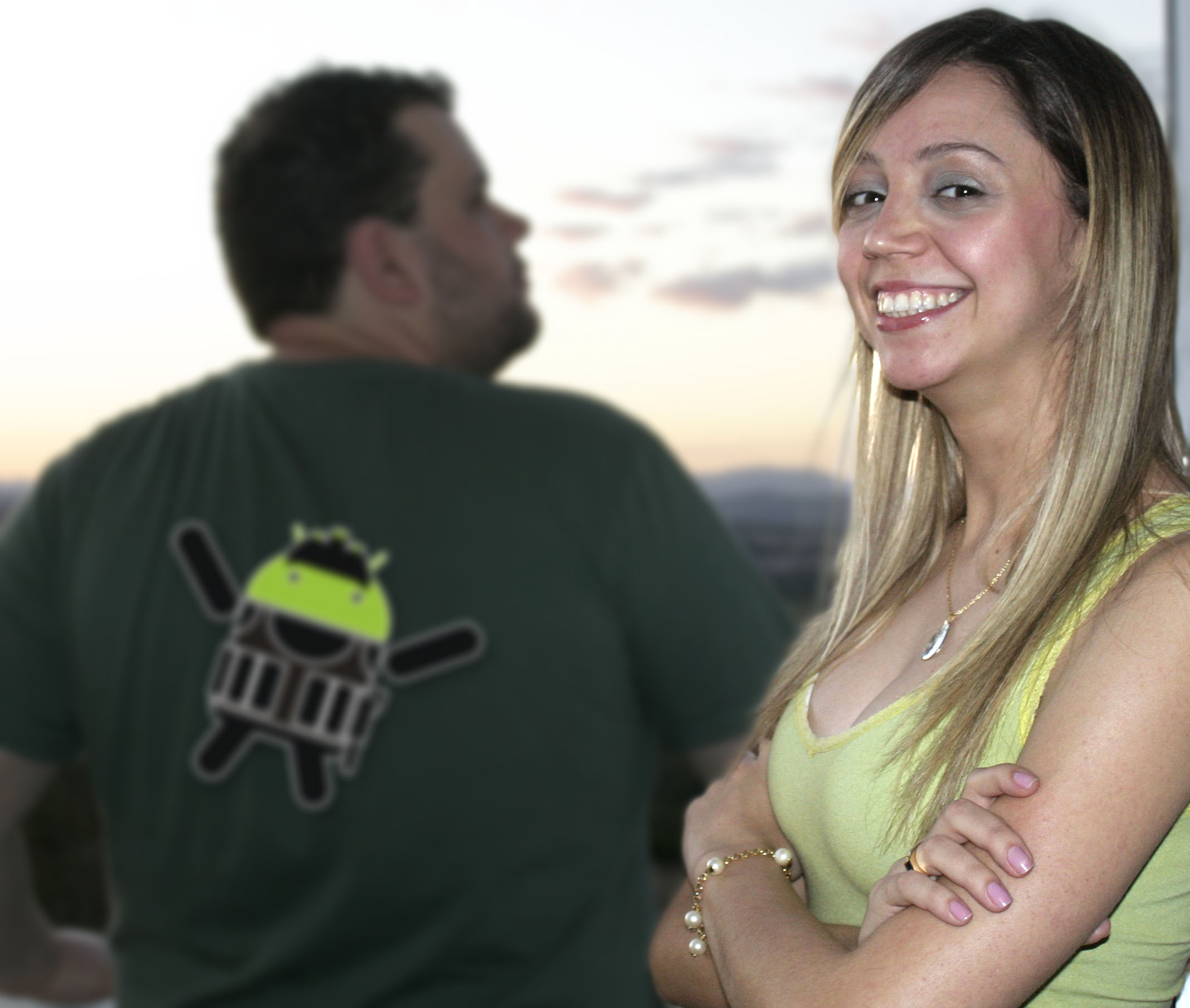 Ayla Brinate: "Quero um Android porque ele (e o Google Latitude) vão me ajudar a rastrear meu namorado!"
