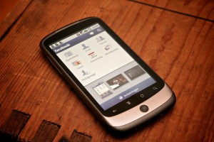 Facebook for Android em um HTC One.