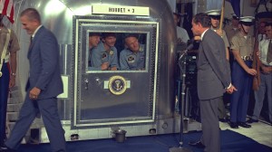 NIXON VIEWS APOLLO 11 CREW