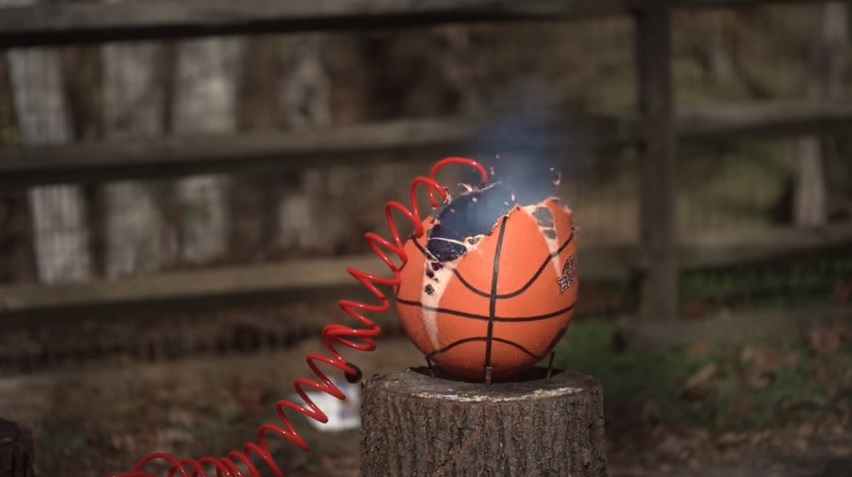 HORA DA DICA: você sabe como conservar e limpar a sua bola de basquete?