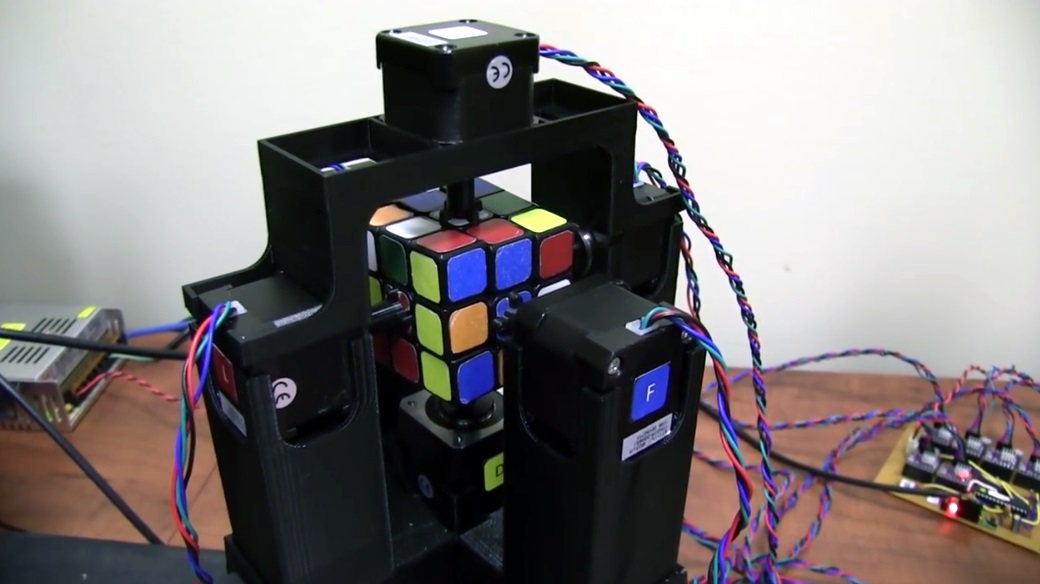 Descubra Como Resolver um Cubo Mágico em 20 Movimentos