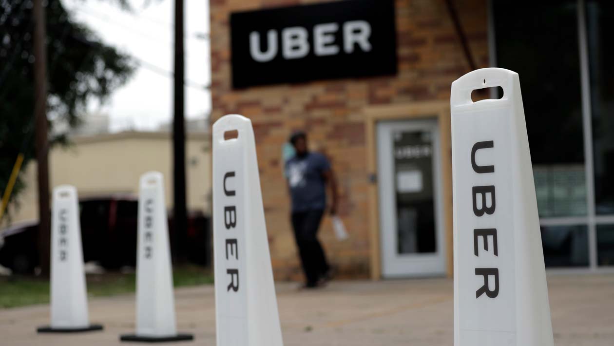 Vários logotipos da Uber em instalações nos EUA
