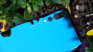 Traseira do Huawei P20 Pro e suas três câmeras