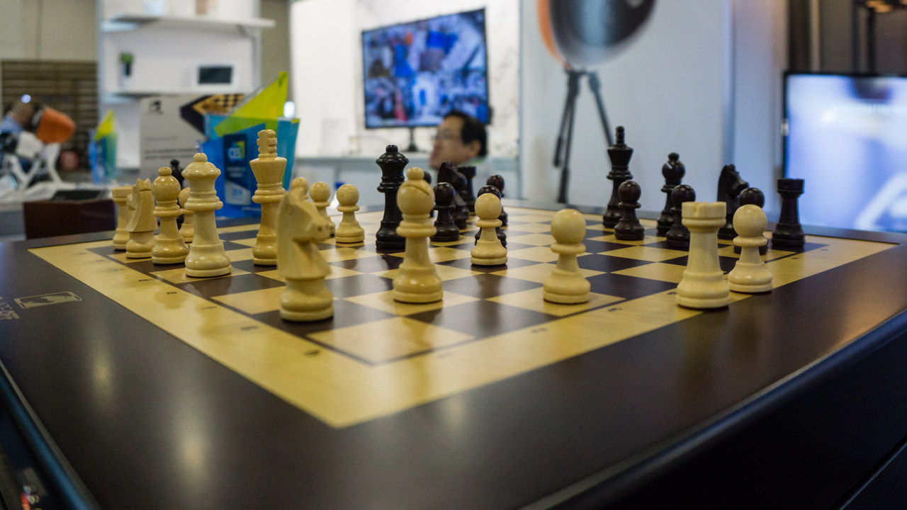 Este tabuleiro de xadrez move as peças sozinho, como os vistos em Harry  Potter - Giz Brasil