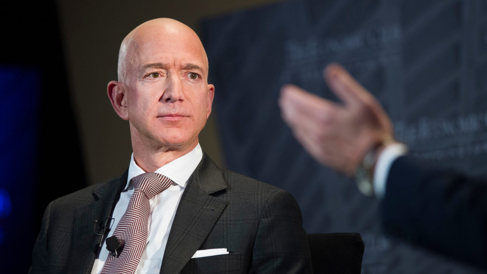 Jeff Bezos, CEO da Amazon, durante entrevista