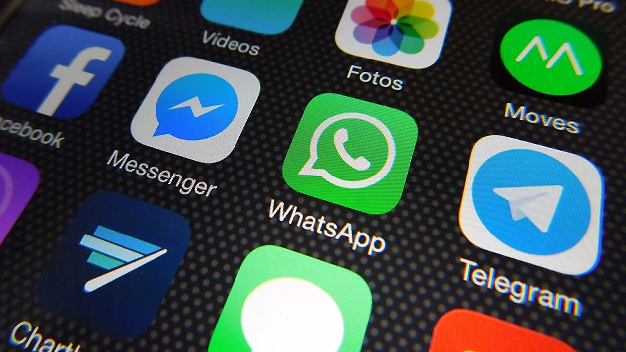 Ícones dos aplicativos Facebook, Messenger, WhatsApp e Telegram no iOS