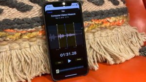 Tela do iPhone editando um arquivo de áudio