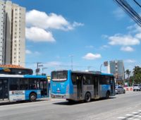 Foto de ônibus tiradas com o Moto G7