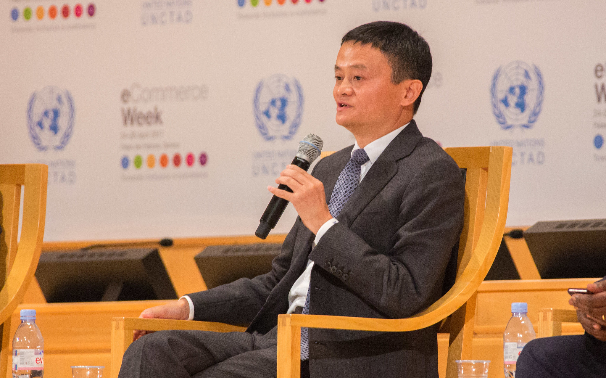Fundador do Alibaba Jack Ma em conferência do ITU em 2017