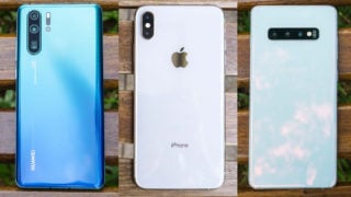 Traseira do Huawei P30 Pro ao lado do iPhone XS Max e Samsung Galaxy S10