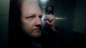 Julian Assange em custódia no Reino Unido no dia 1º de maio de 2019