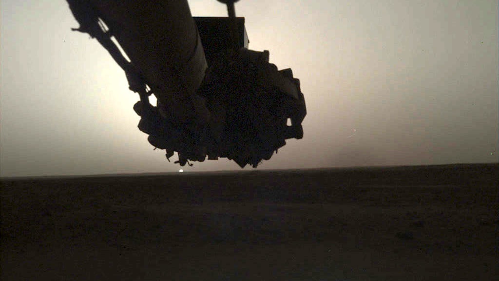 Nascer do Sol em Marte capturado pela sonda InSight