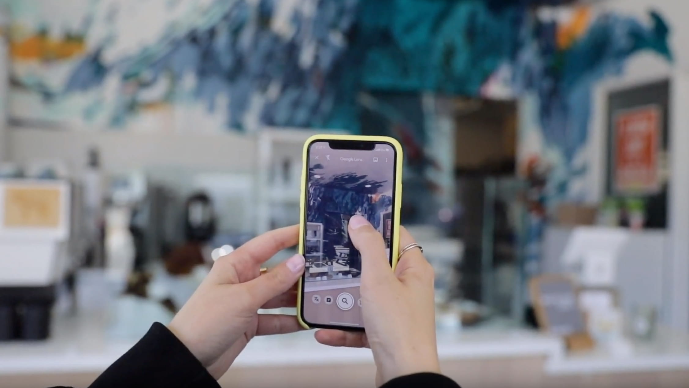 Smartphones com app Google Lens reconhece obra de arte