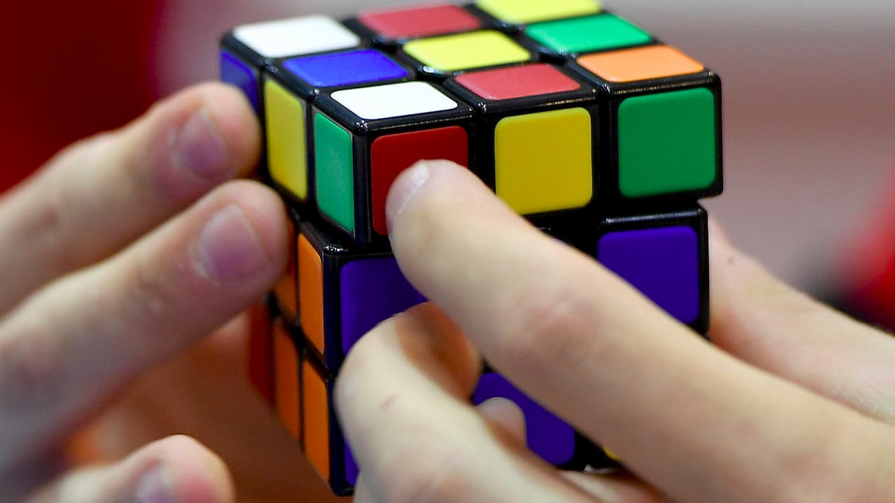 Inteligência artificial leva menos de um segundo para resolver cubo mágico