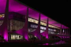 Palácio do Planalto iluminado para a Campanha Outubro Rosa