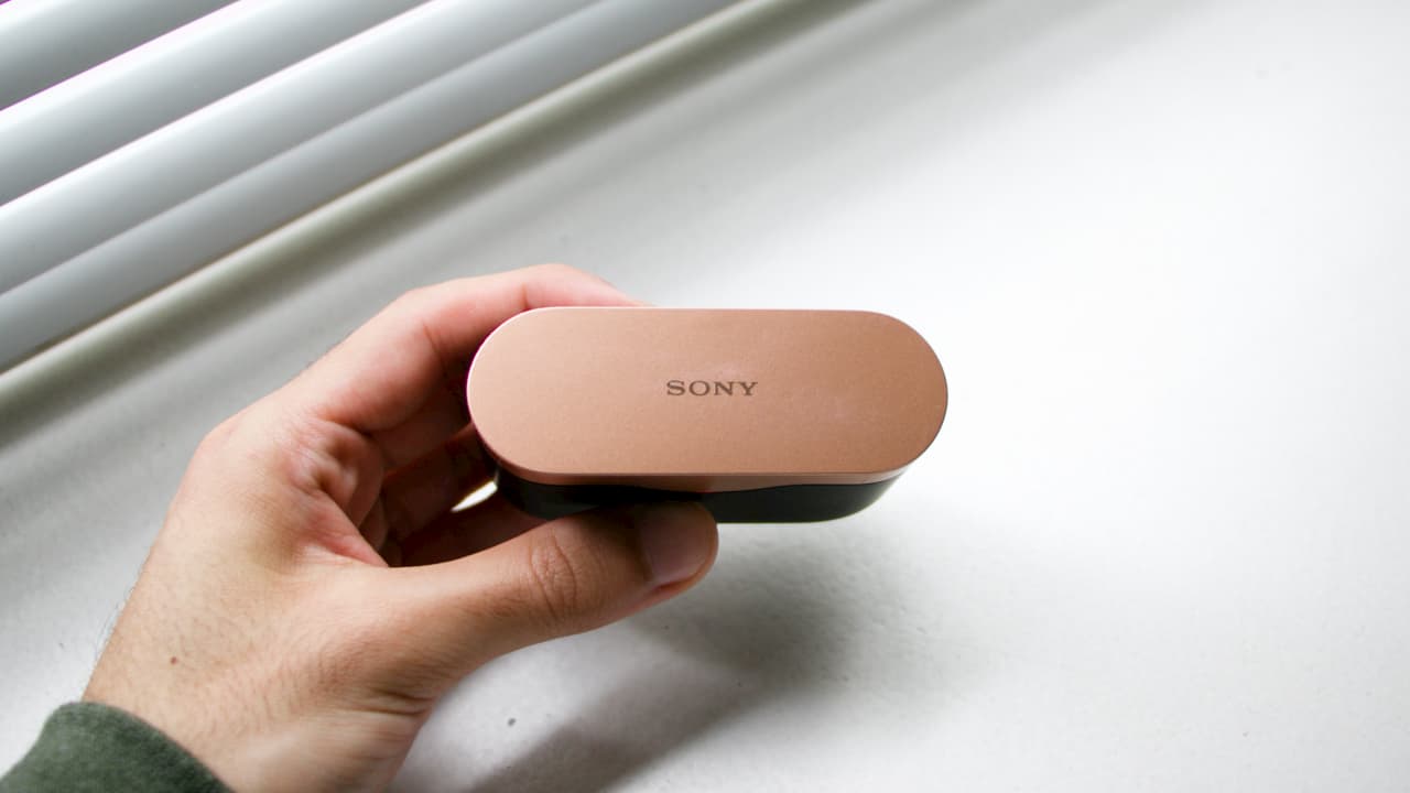 Detalhe da caixinha do fone de ouvido Sony WF-1000XM3