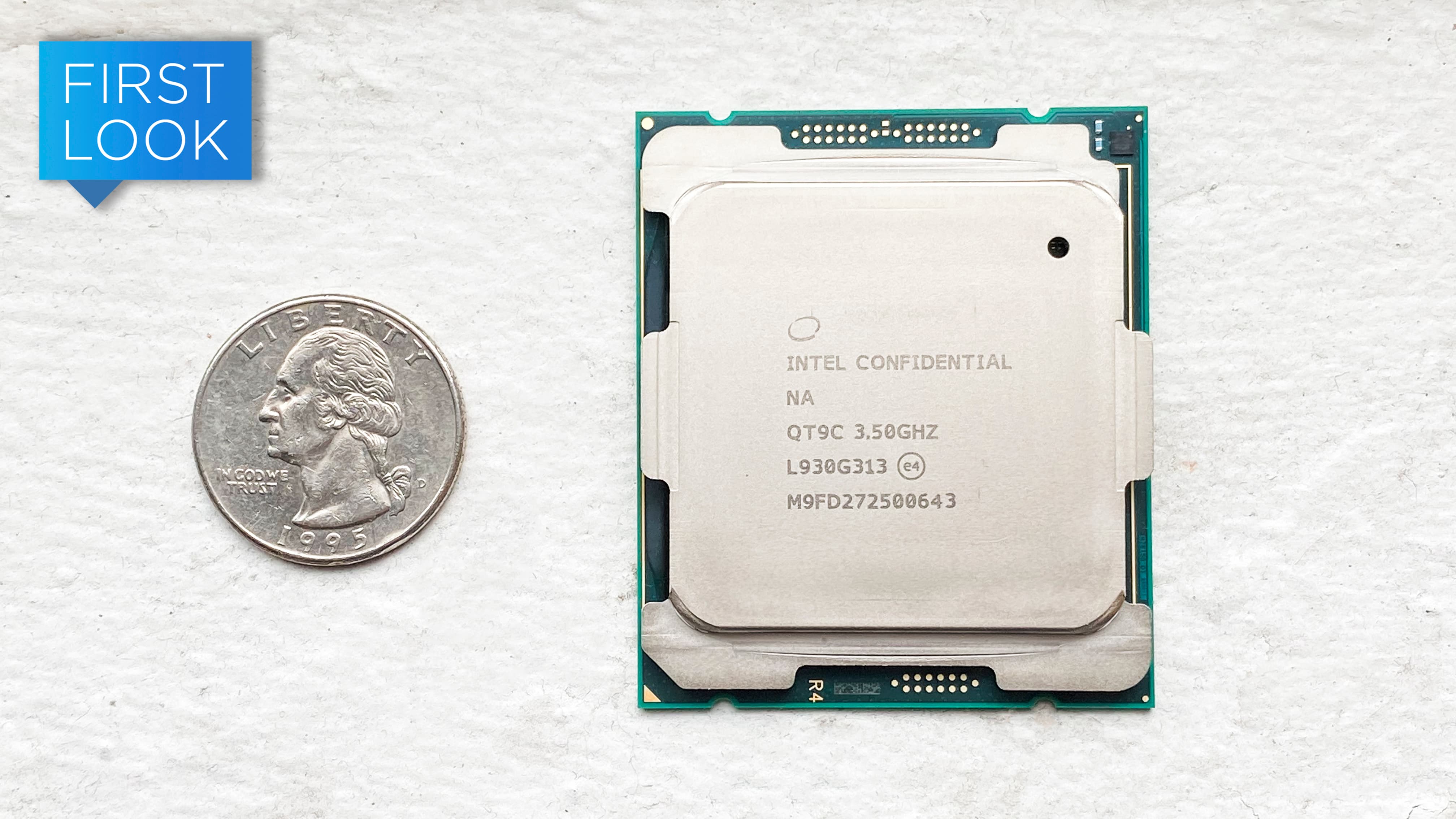 Novo processador Xeon da Intel comparado com uma moeda