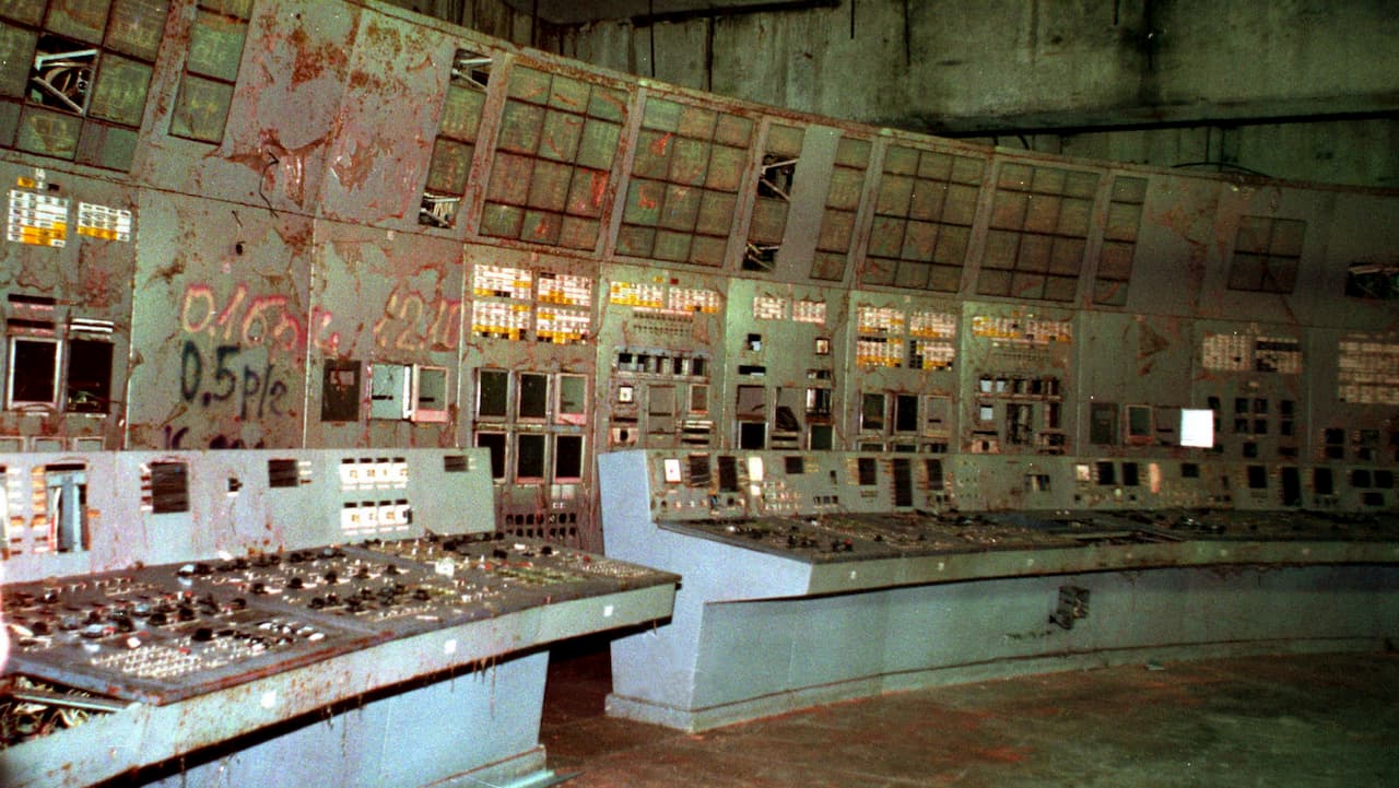 Sala de controle do reator nº 4 da Central Nuclear de Chernobyl