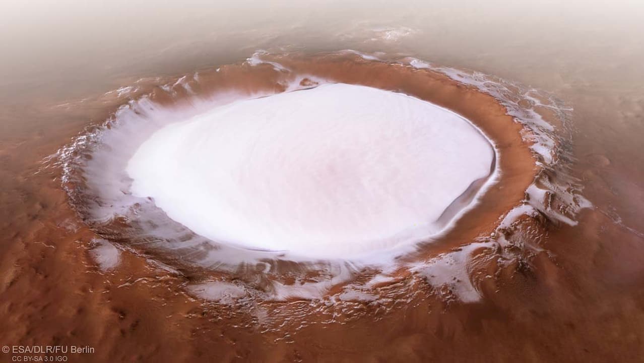 Cratera de gelo em Marte, batizada de Korolev
