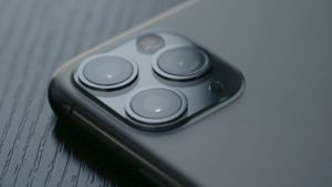 Detalhe das câmeras do iPhone 11 Pro