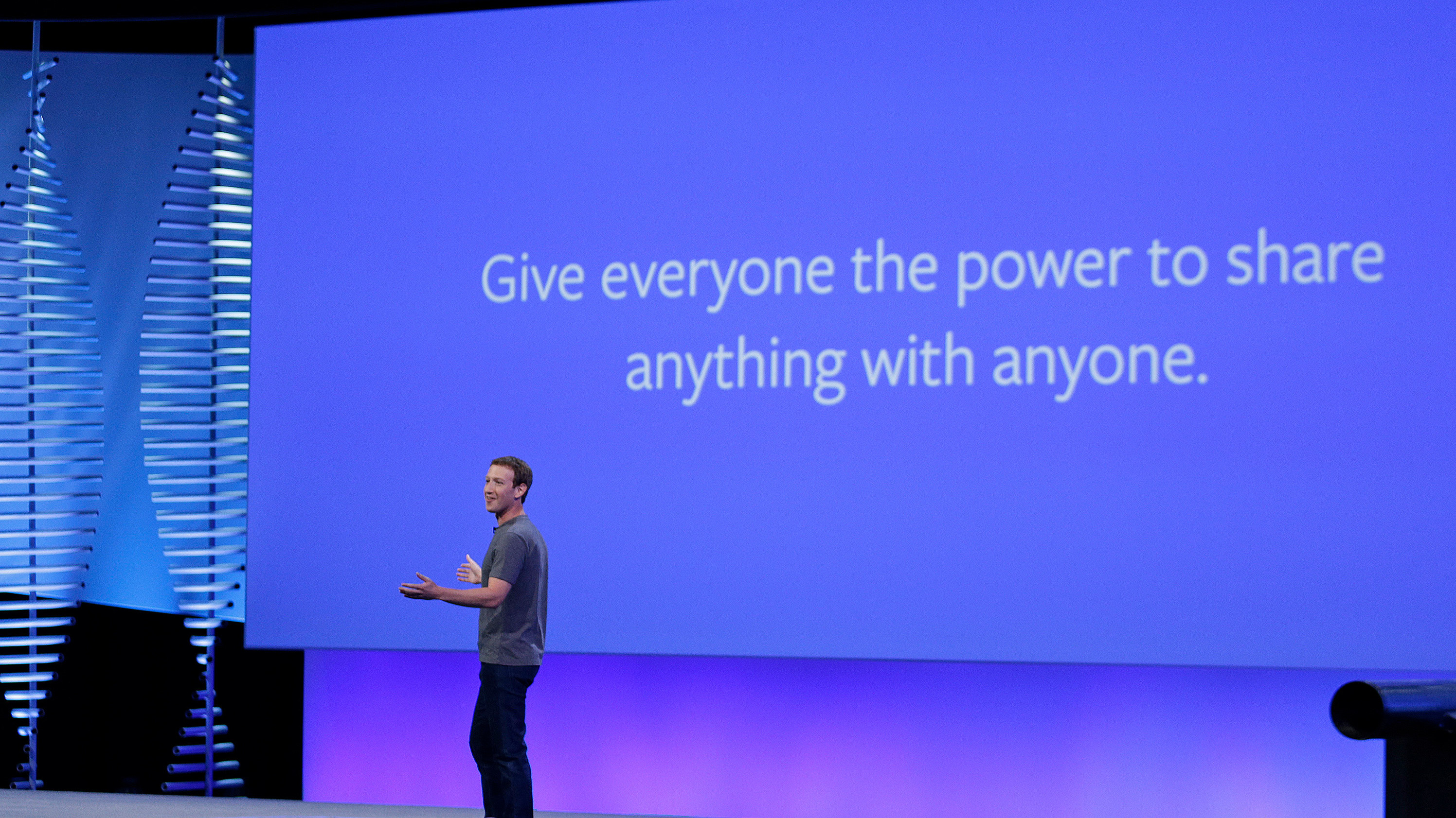 Mark Zuckerberg durante evento F8