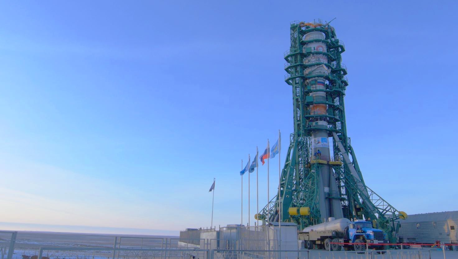 Foguete Soyuz, no Casaquistão, com os satélites da OneWeb