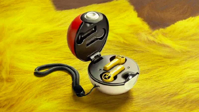 Fones de ouvido Razer do Pikachu com case de pokébola