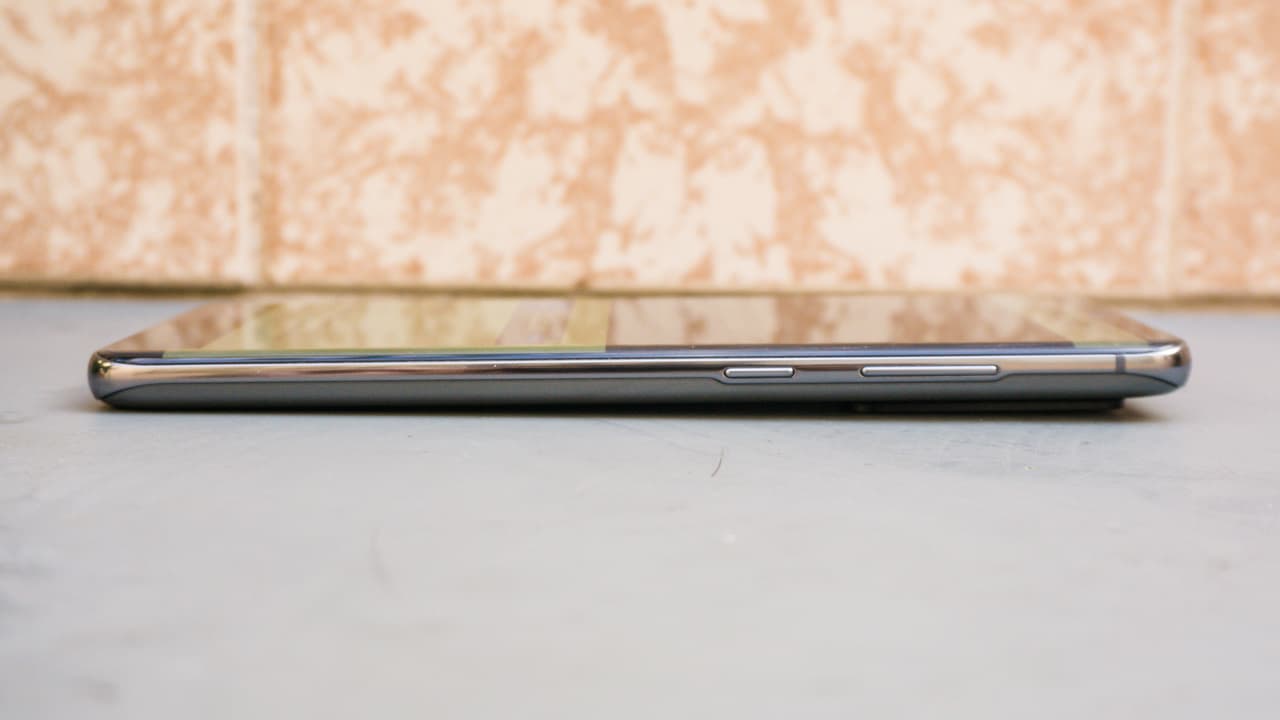 Vista lateral do Samsung Galaxy S20 Ultra