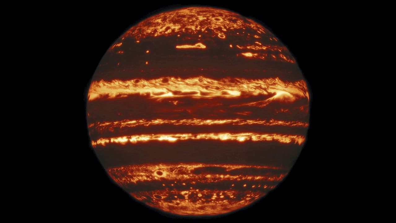 Júpiter em imagem infravermelha