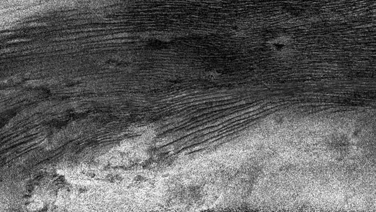 Dunas na superfície do Titã
