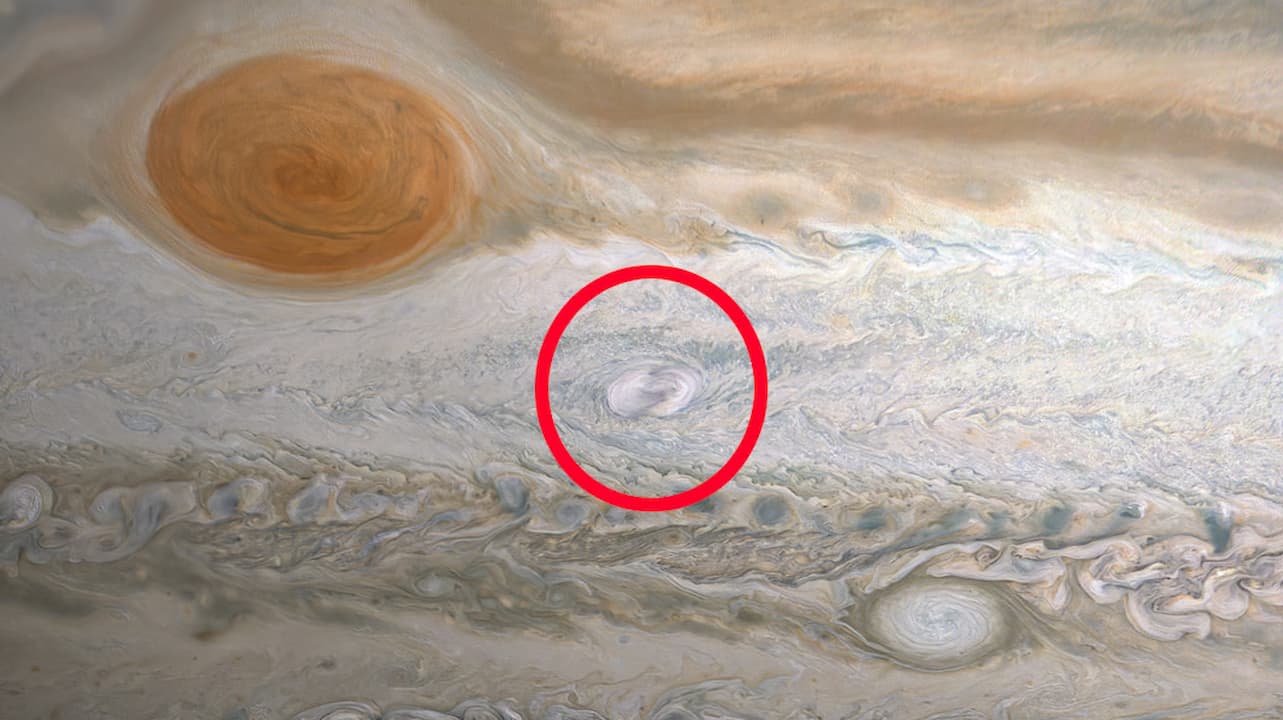 Um novo ponto brilhante, conhecido como foco convectivo, apareceu em Júpiter