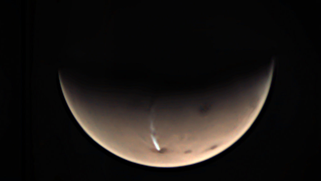 A AMEC (ou nuvem alongada Arsia Mons), em Marte. Crédito: ESA/GCP/UPV/EHU Bilbao