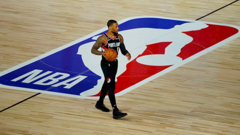 Damian Lillard do Portland Trail Blazers na bolha da NBA na Walt Disney World em Orlando, Flórida.