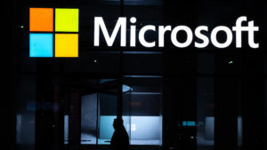 Microsoft compra empresa de inteligência artificial OpenAI. Crédito: Jeenah Moon (Getty Images)