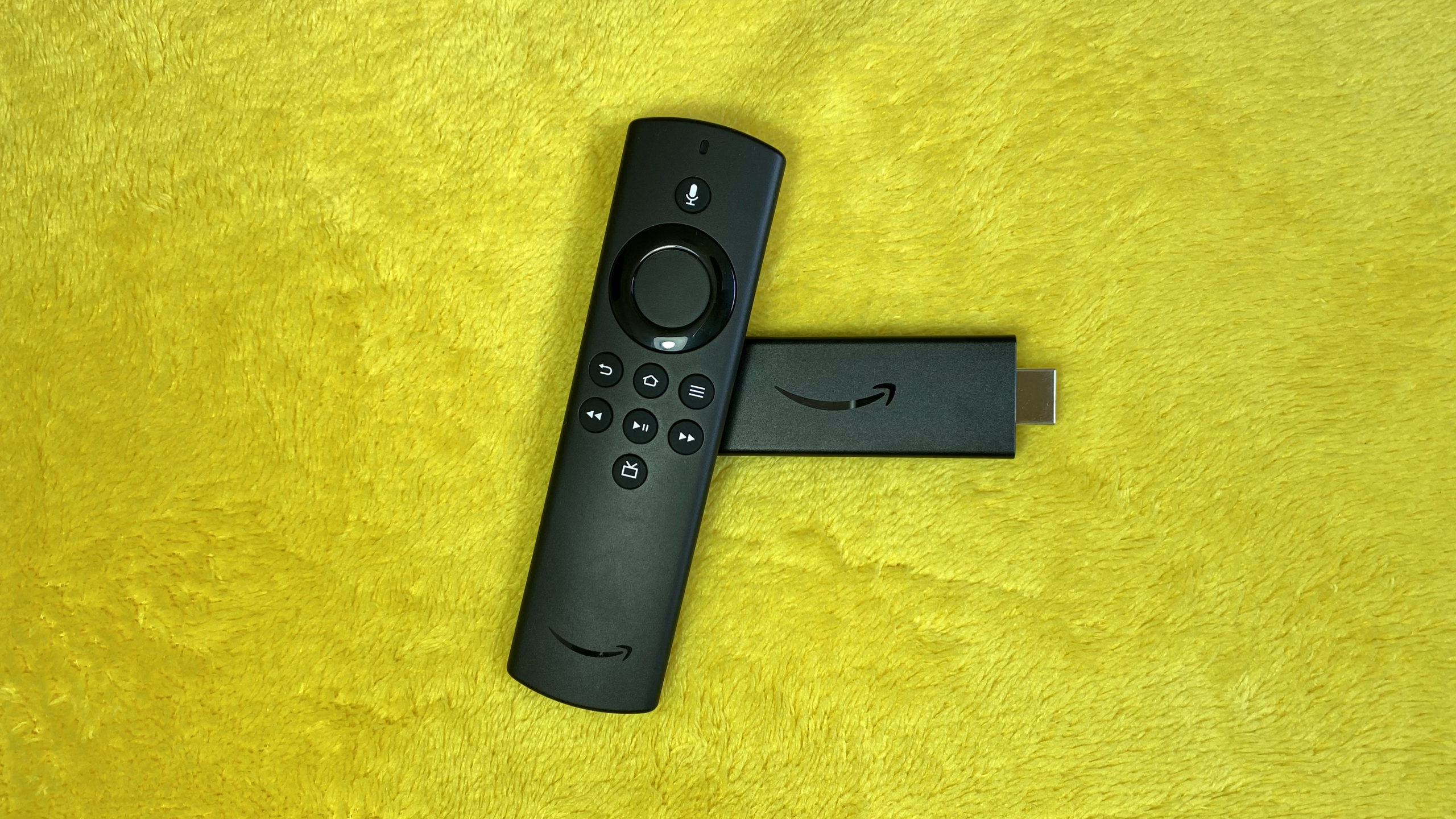 Amazon Fire TV Stick Lite Review. Imagem: Caio Carvalho (Gizmodo Brasil)