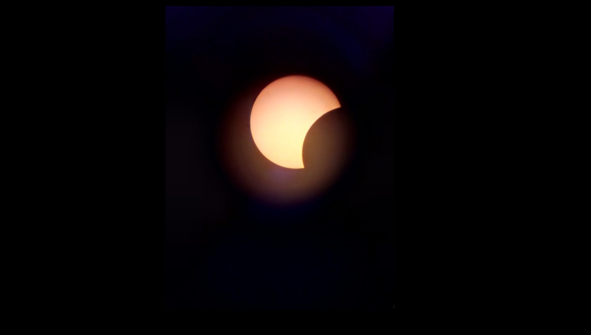 Estas são as imagens mais bonitas do eclipse solar de ontem tiradas no
