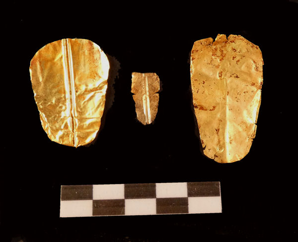 Múmia com língua de ouro
