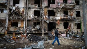 prédios residenciais destruídos na Ucrânia