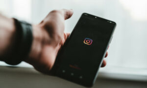 Instagram reduz alcance e relevância de posts com links russos