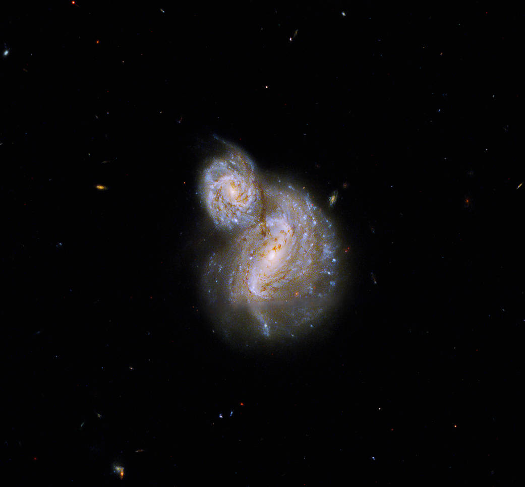 Galáxias sobrepostas