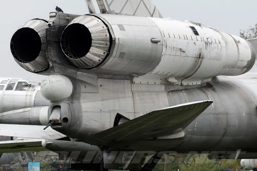 A arma de cauda Rikhter R-23 em um avião Tupolev Tu-22, que deu origem ao canhão espacial. Imagem: Alex Beltyukov via Wikimedia
