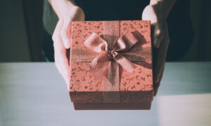 Dia dos Namorados: 7 dicas de presentes com preços abaixo de R$ 150