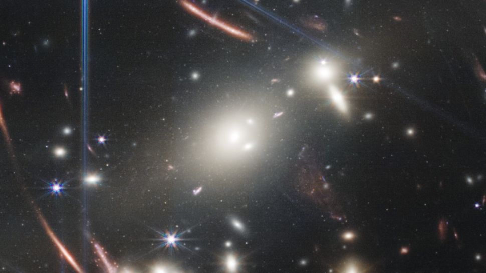 Aglomerado de galáxias James Webb