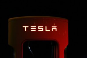 Tesla pode ganhar mais US$ 600 bilhões com novo supercomputador