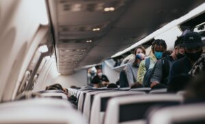Anvisa retira obrigatoriedade de máscaras no avião